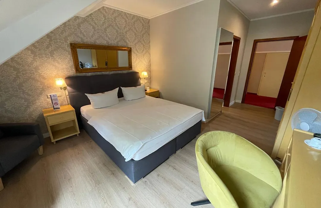 Burg Wegberg Hotel&Eventlocation-1